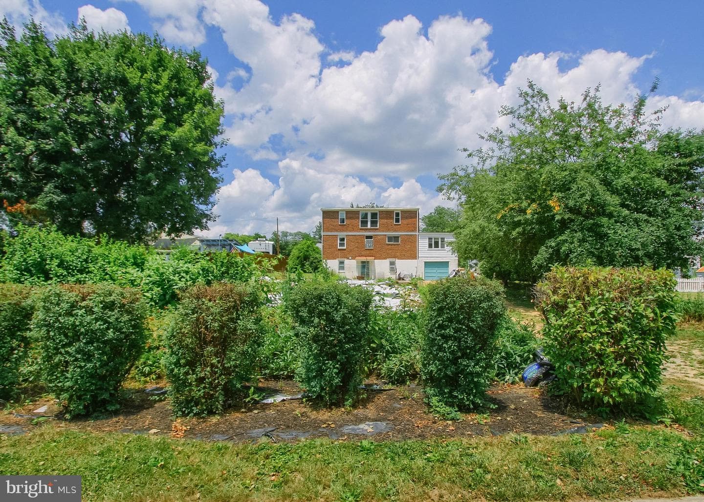 2029 Clarendon St photo 33