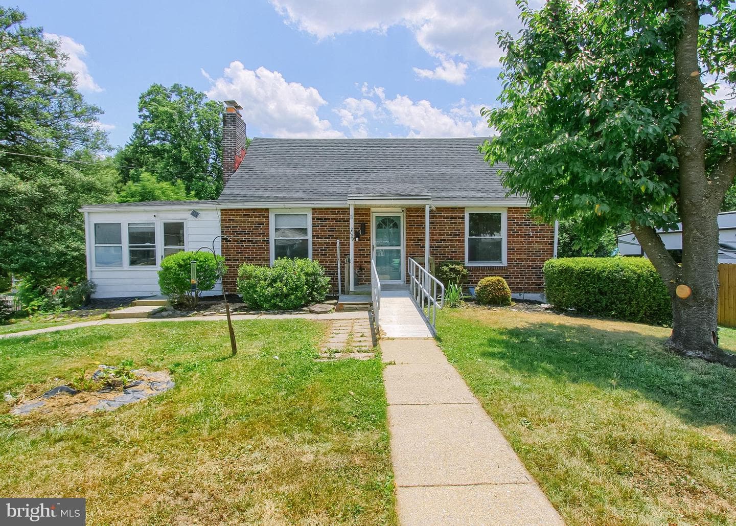 2029 Clarendon St photo 37