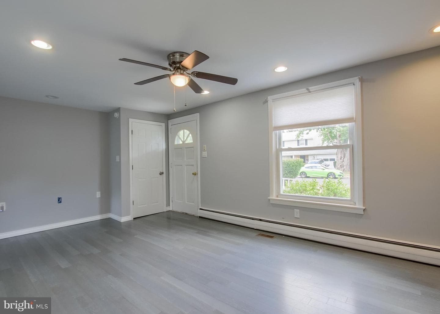 2029 Clarendon St photo 8