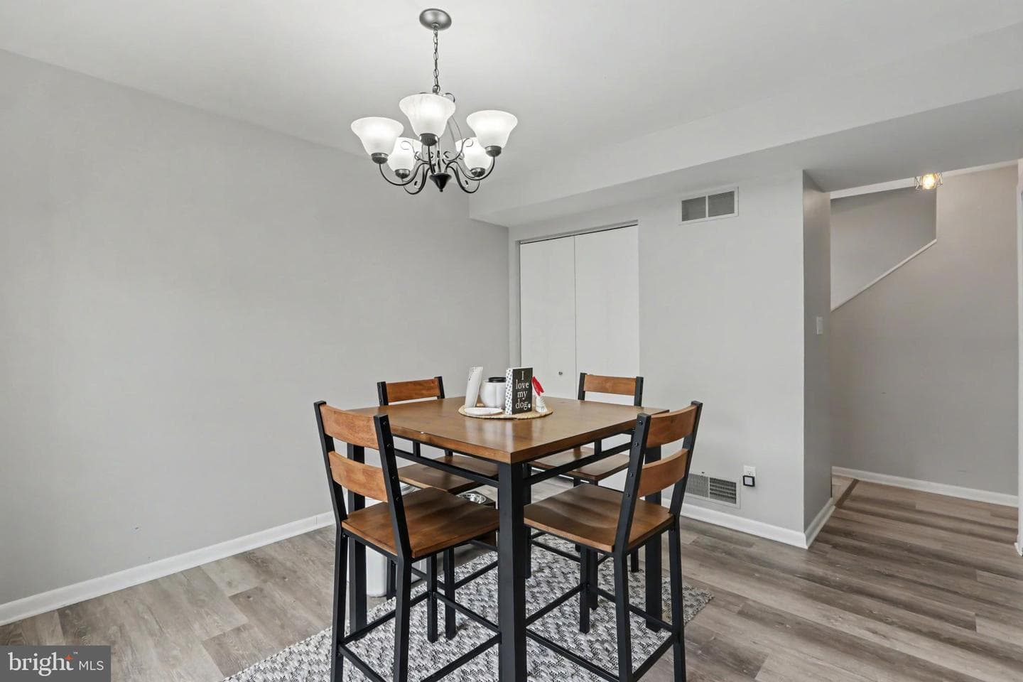 223 Lee Ct photo 9