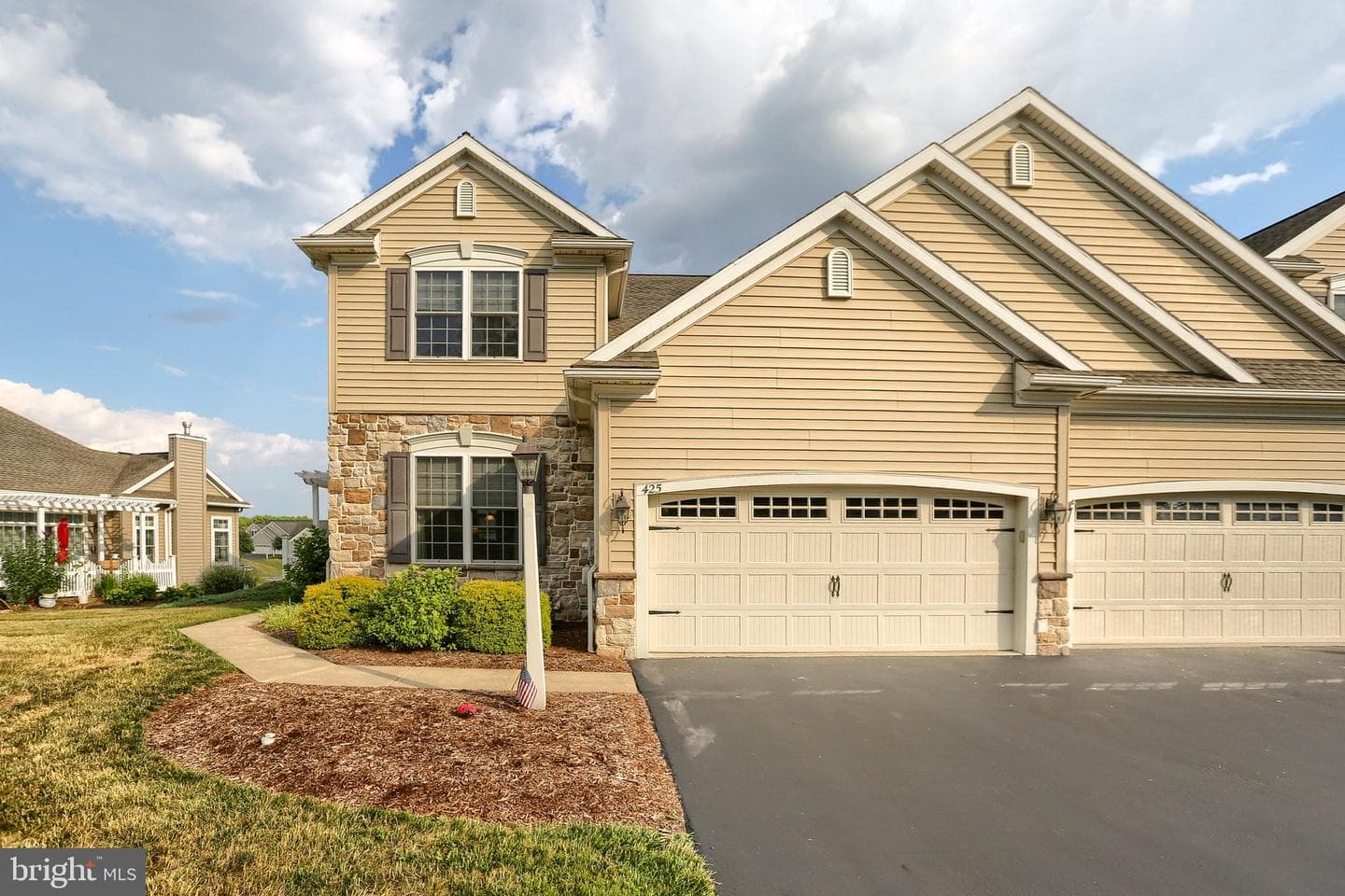 425 Carmella Dr photo 4