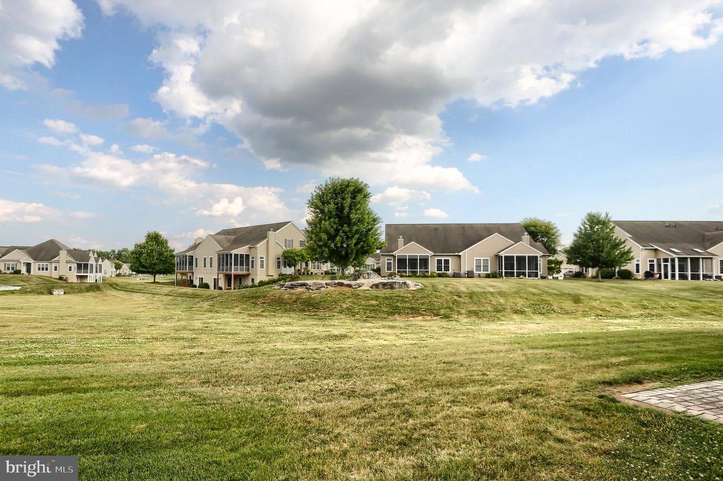 425 Carmella Dr photo 44