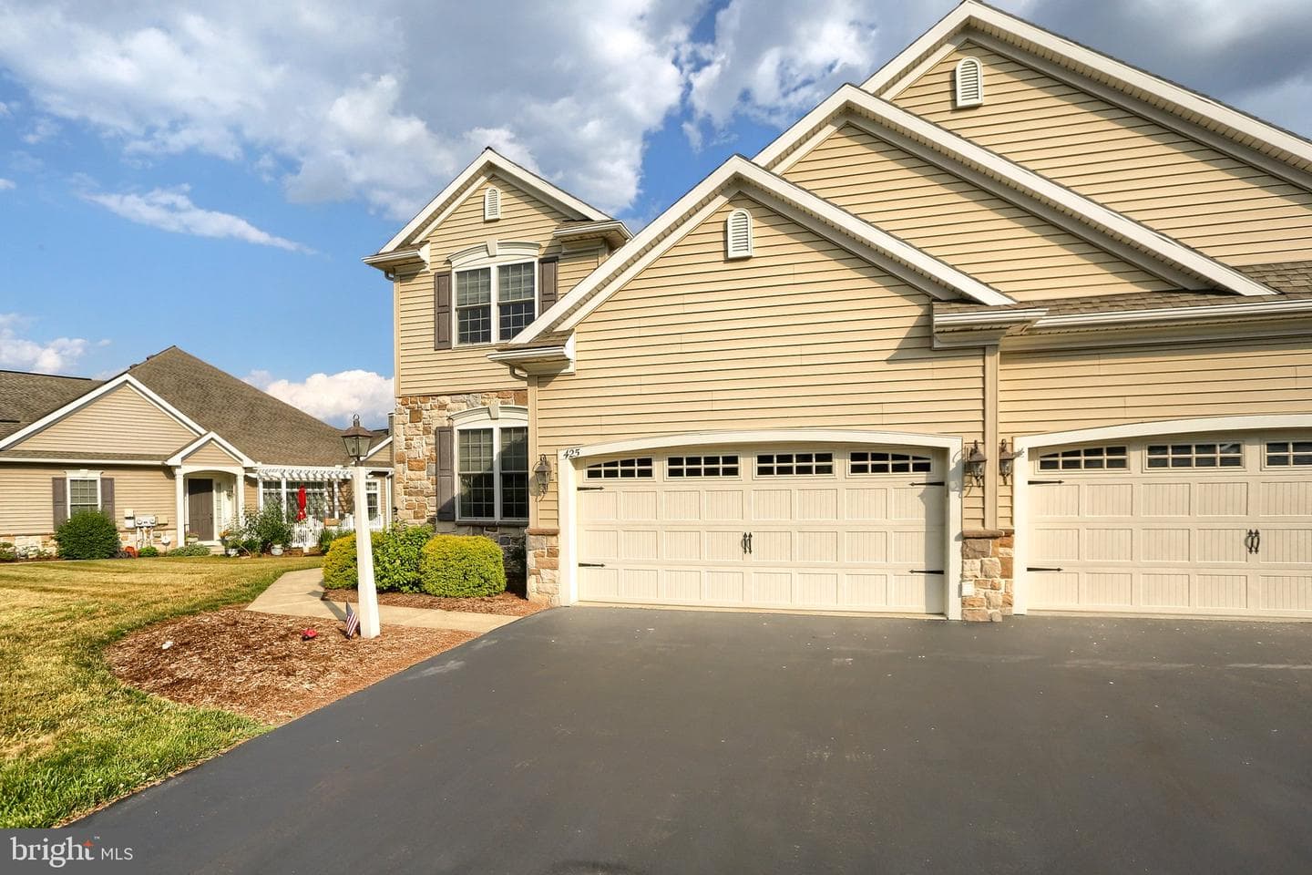 425 Carmella Dr photo 5