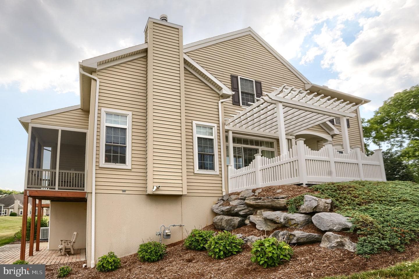 425 Carmella Dr photo 6