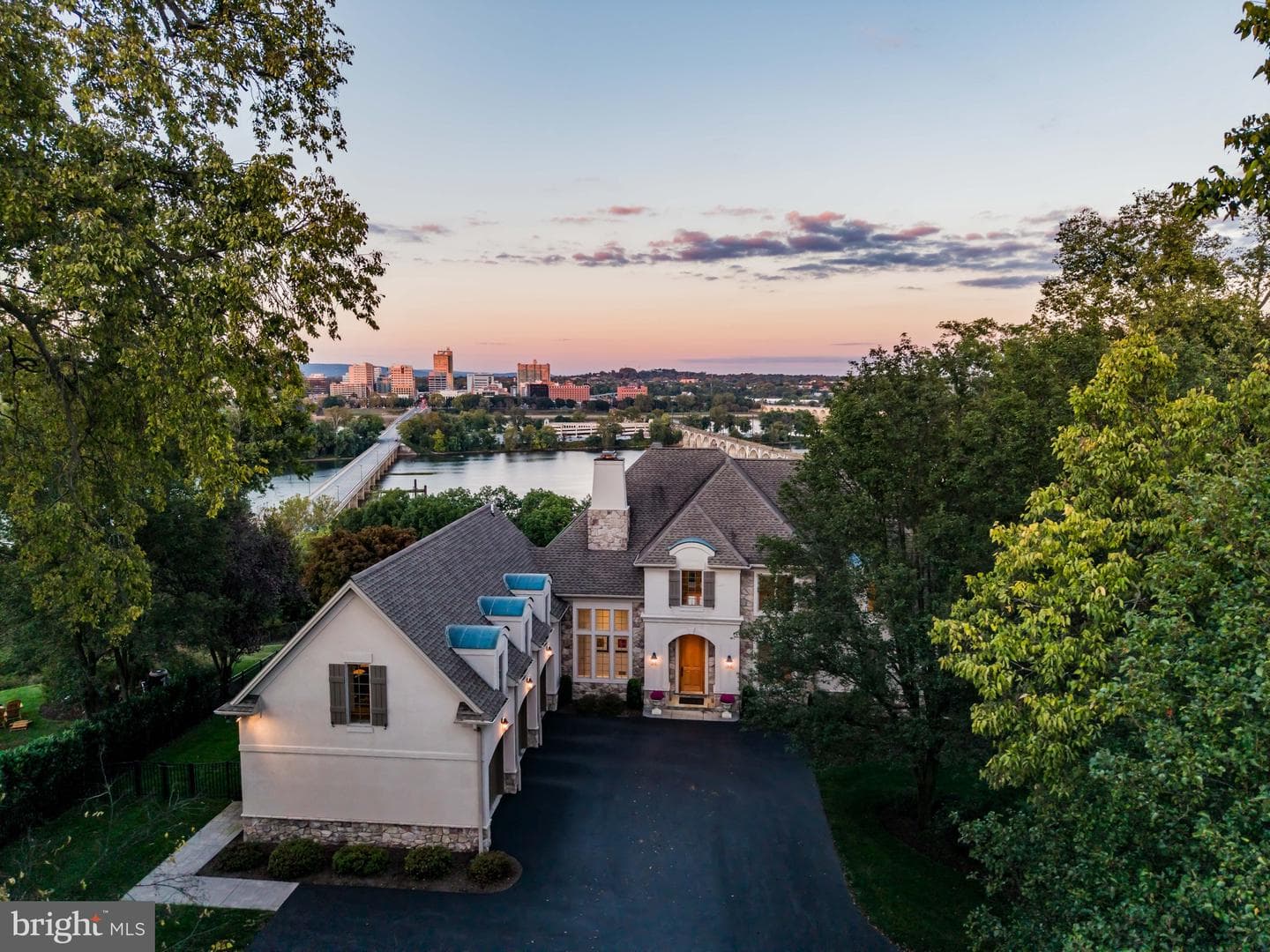 4 Sentry Point Road, Lemoyne