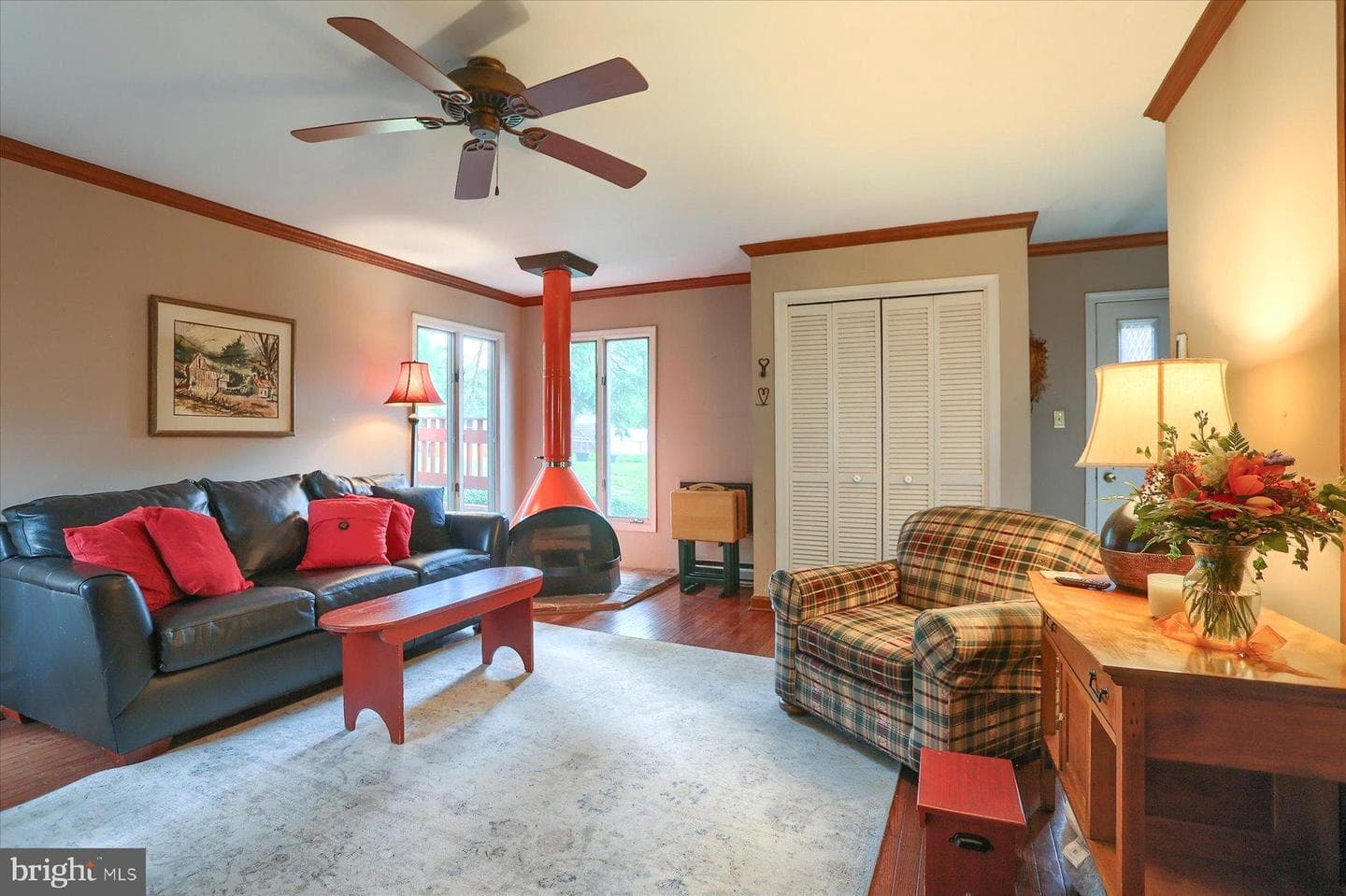 221 Bailey Street photo 17