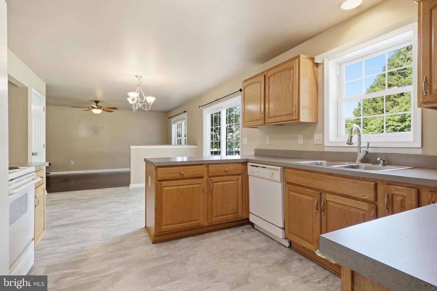 2 Forgedale Dr photo 17
