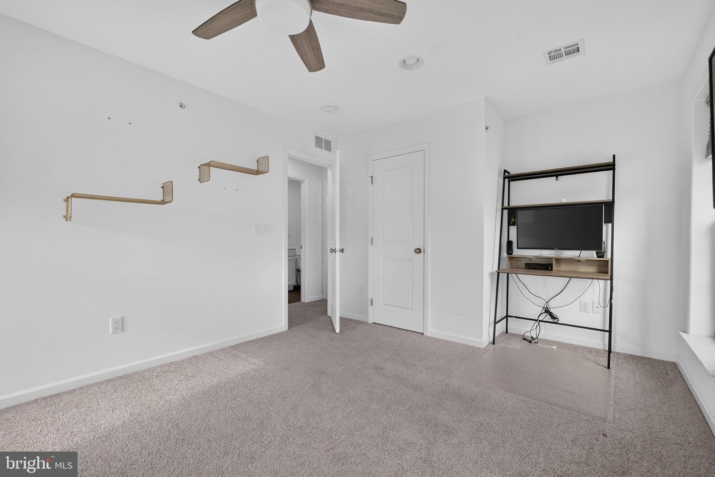 1403 Woolford Way photo 34