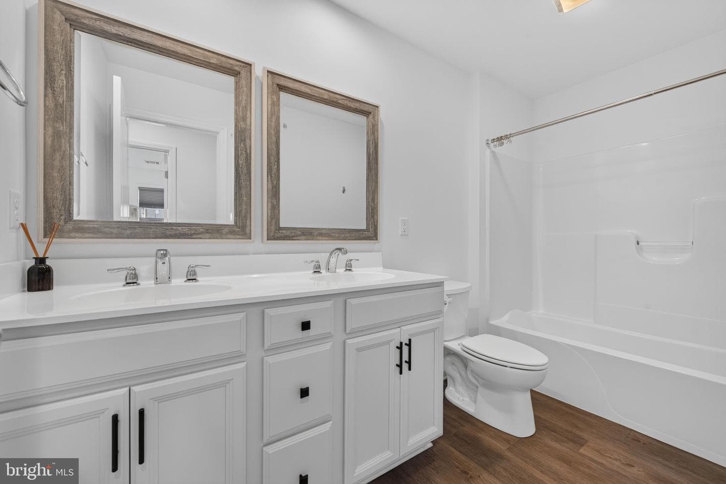 1403 Woolford Way photo 35