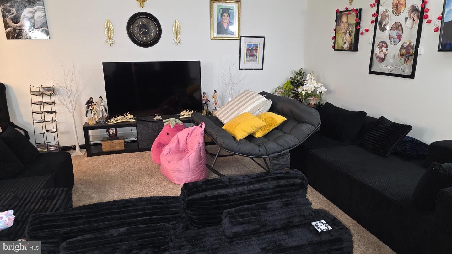 57 Keefer Way photo 4