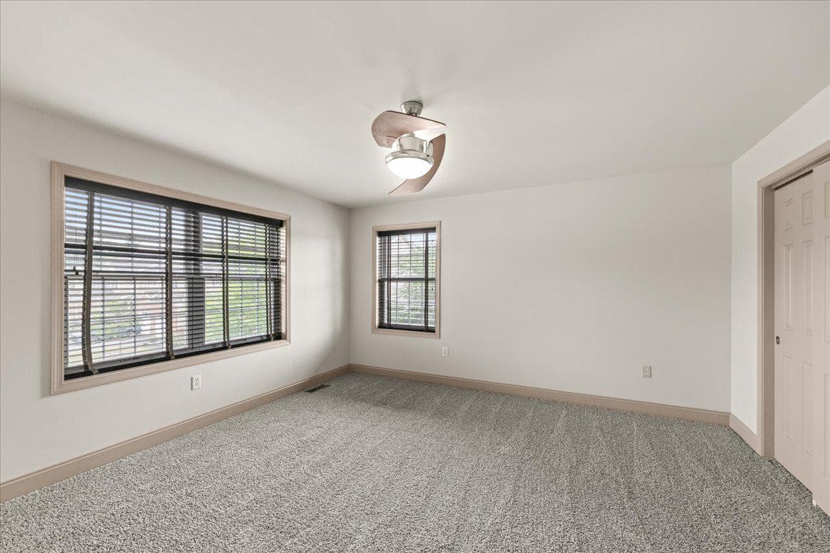 140 Ashford Way photo 19