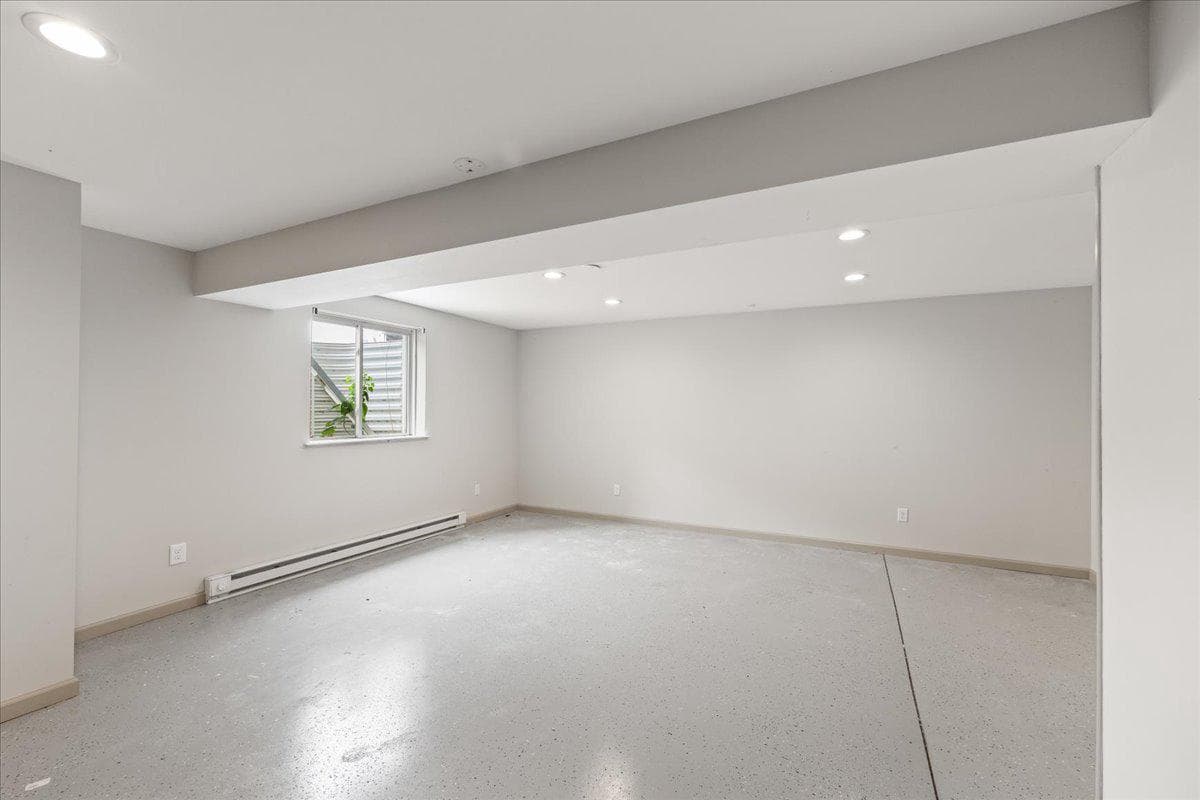 140 Ashford Way photo 21