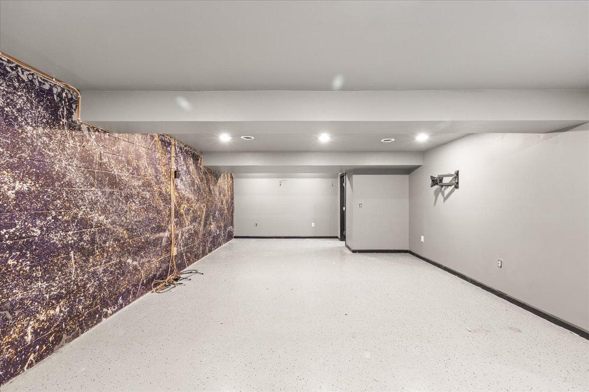 140 Ashford Way photo 23