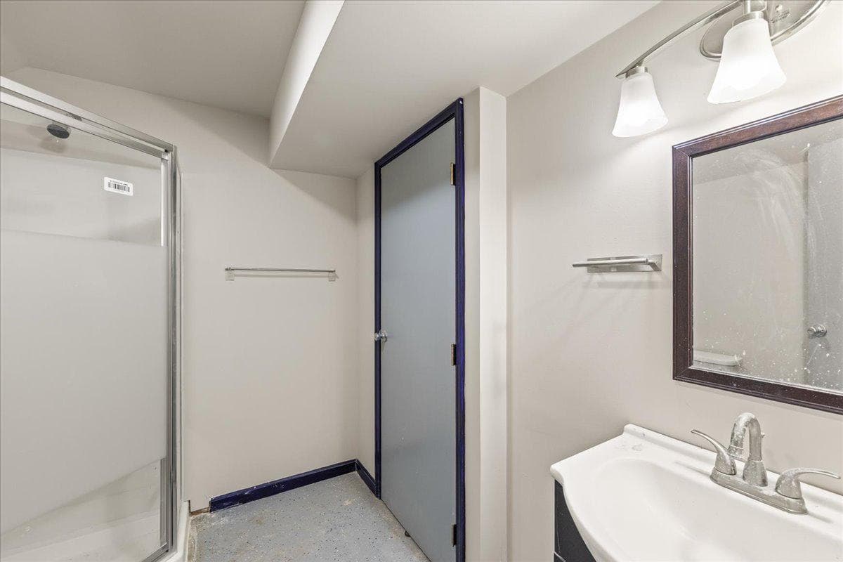 140 Ashford Way photo 26