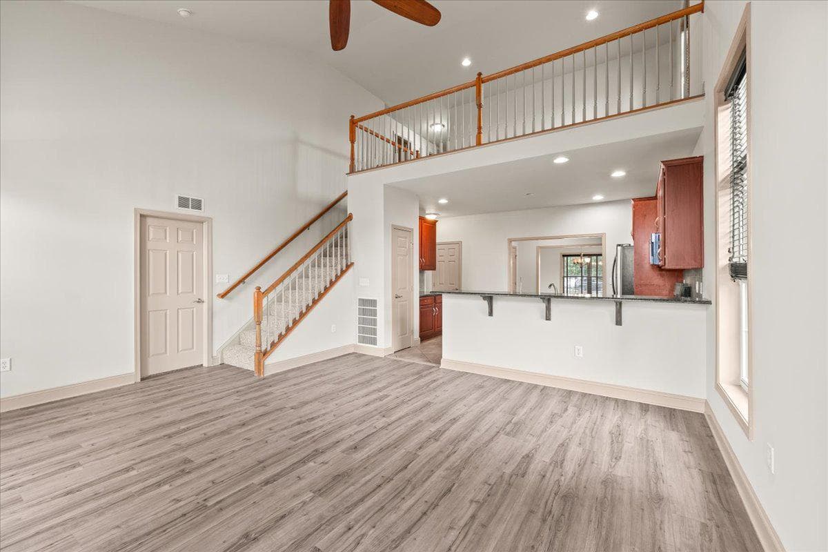 140 Ashford Way photo 8