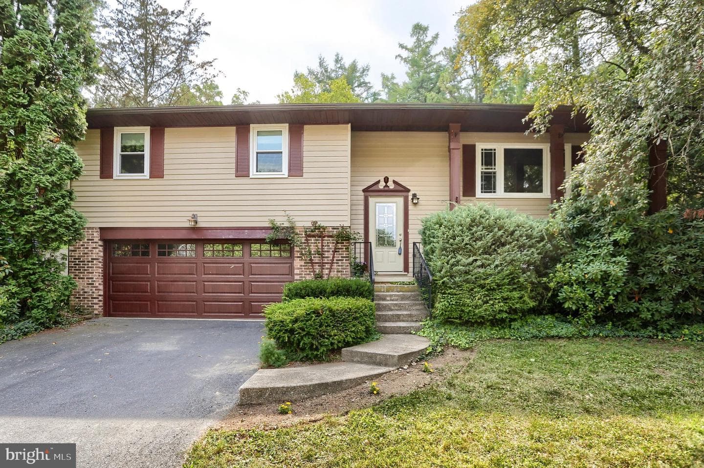 517 Lamp Post Lane, Camp Hill