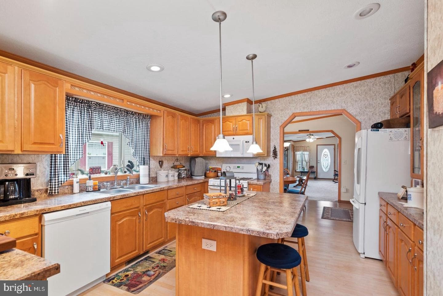 30 Adele Ave photo 5