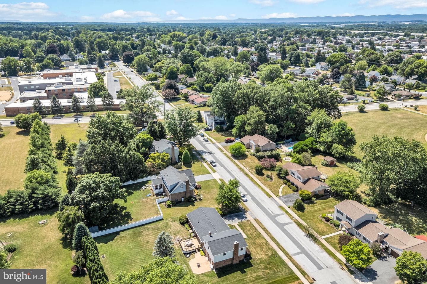 306 E Elmwood Avenue photo 40