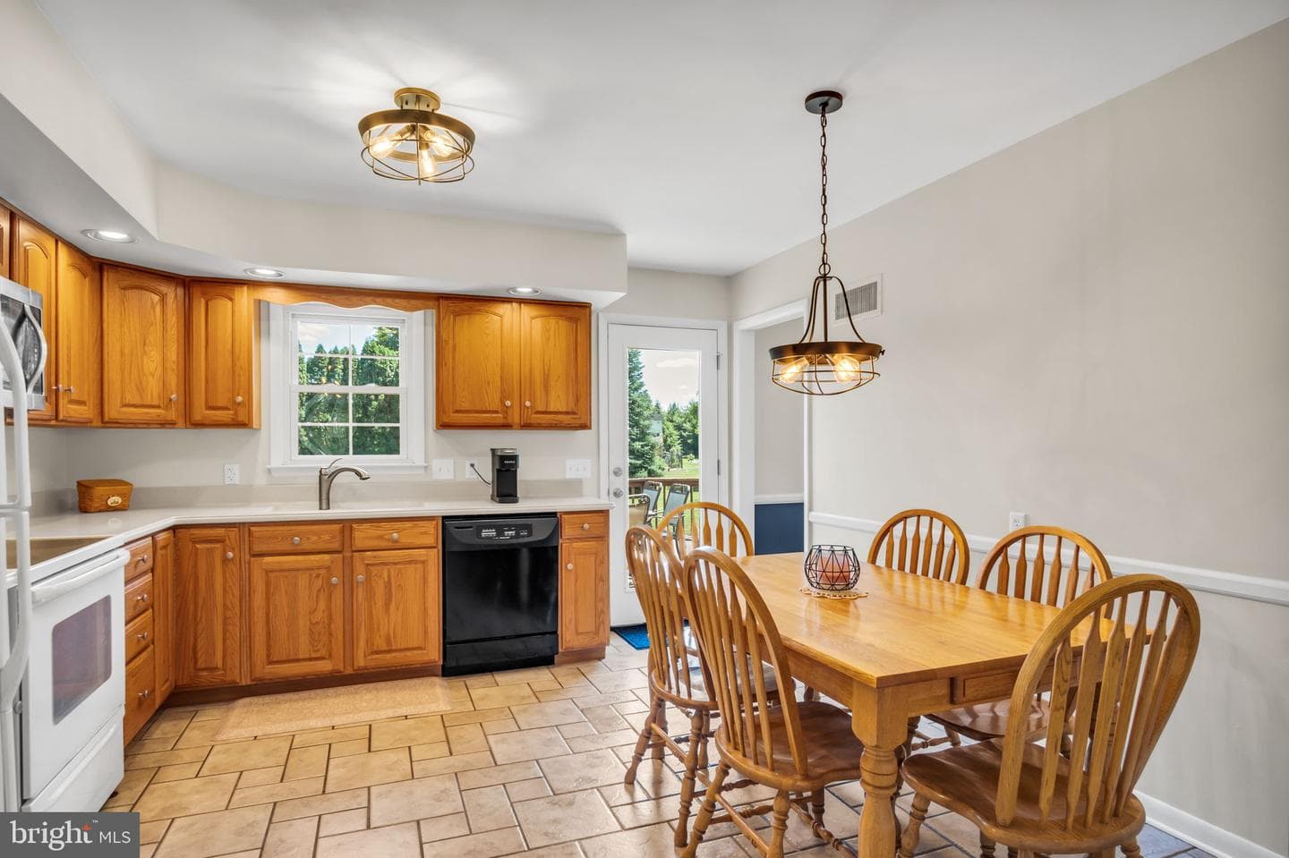 306 E Elmwood Avenue photo 9