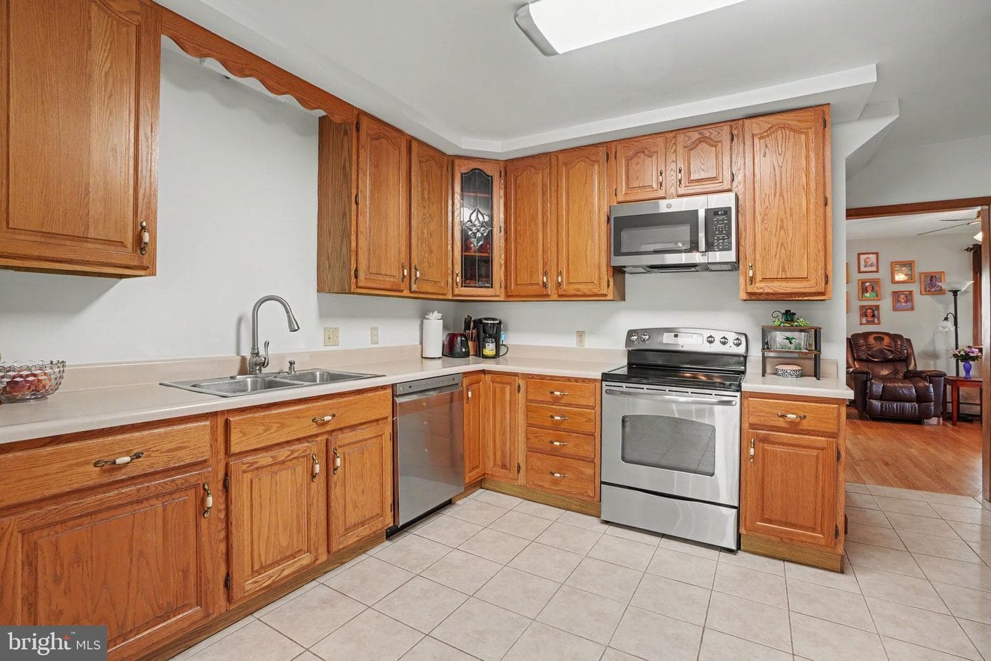 924 W Trindle Road photo 13
