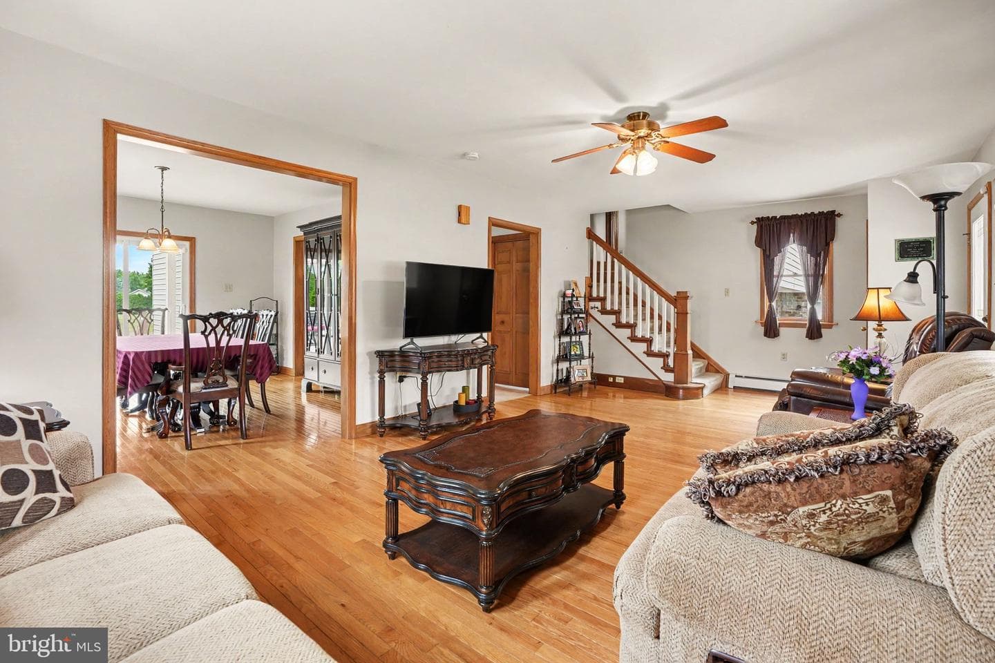 924 W Trindle Road photo 17