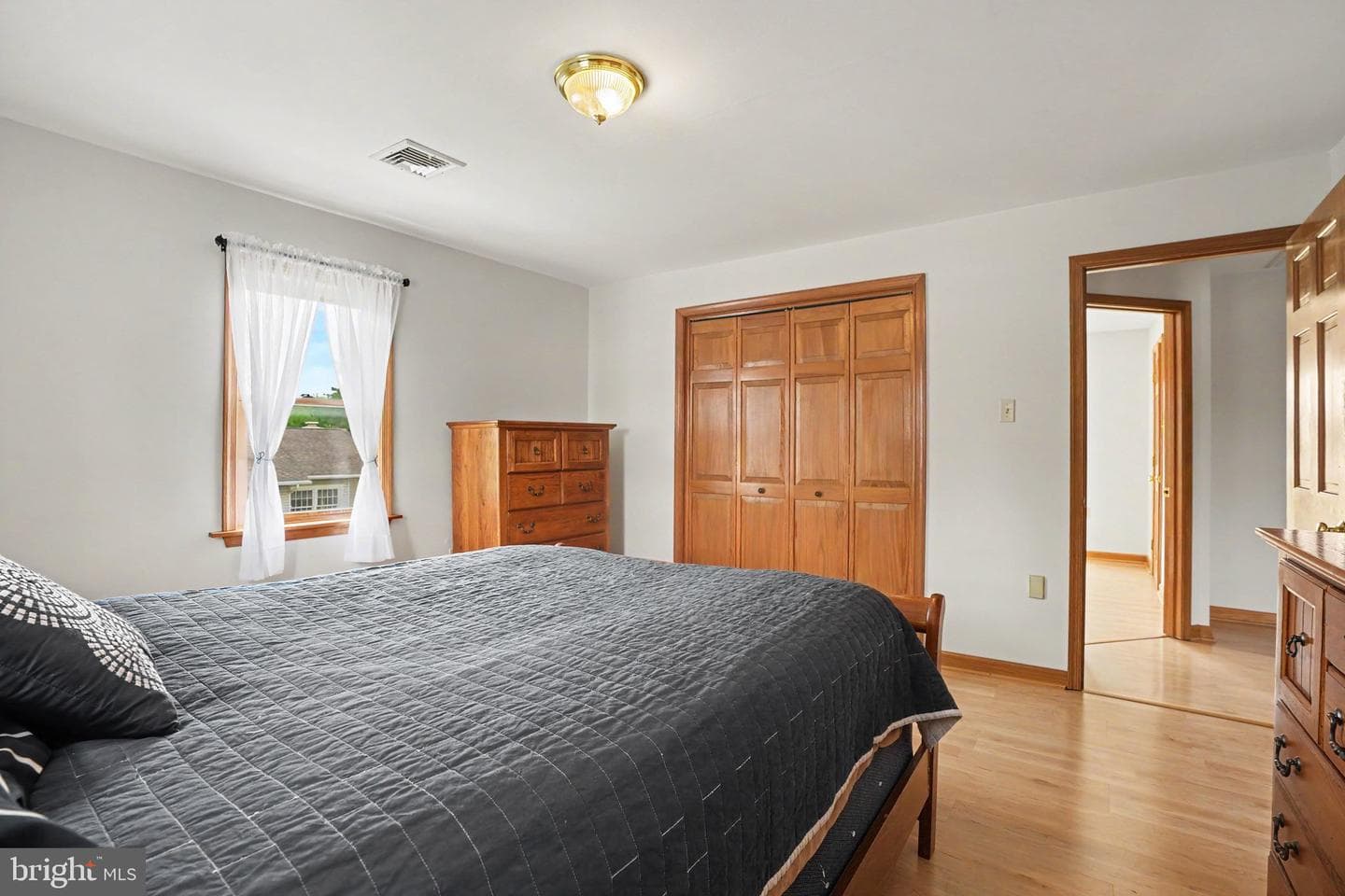924 W Trindle Road photo 26