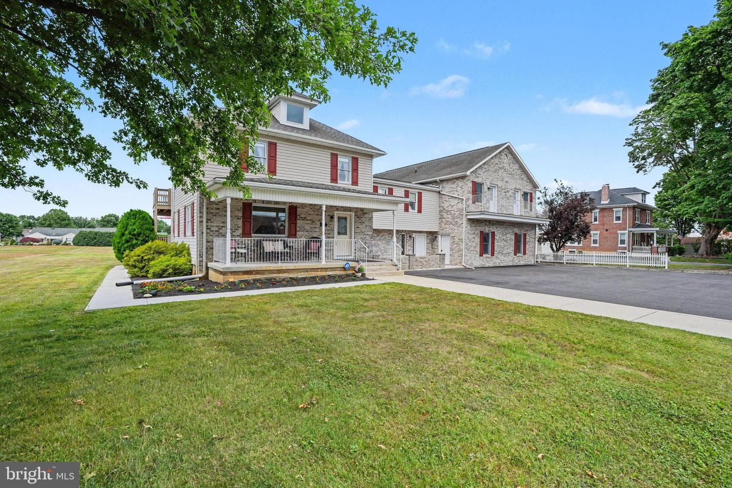 924 W Trindle Road photo 3