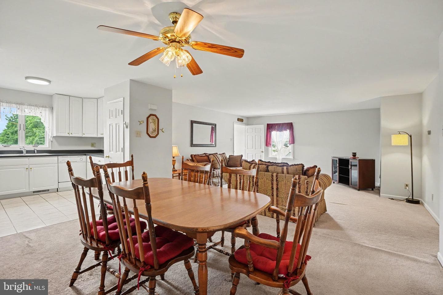 924 W Trindle Road photo 43