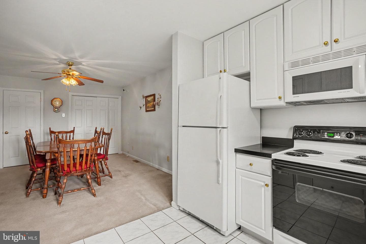 924 W Trindle Road photo 45