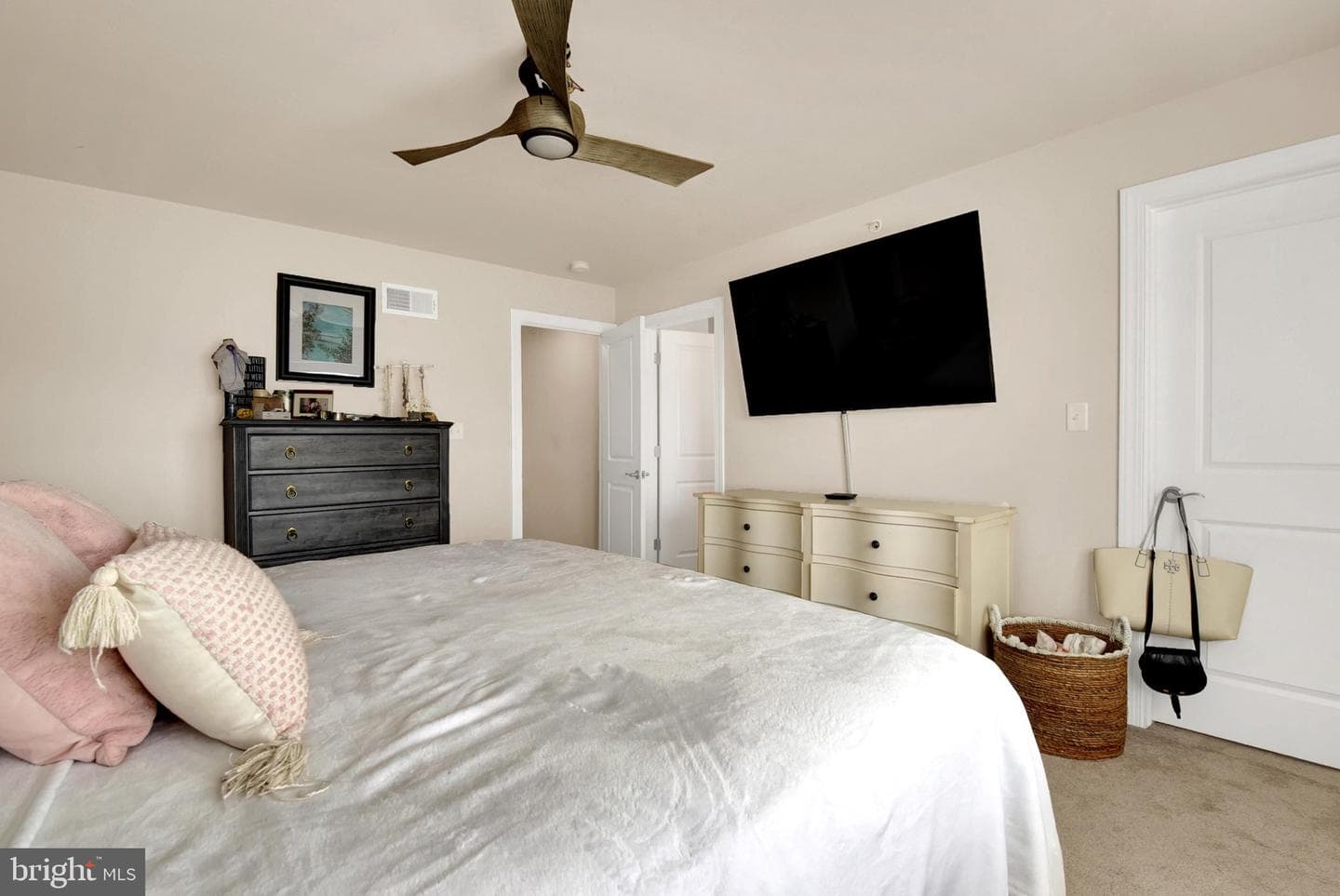 525 Joseph Court photo 19
