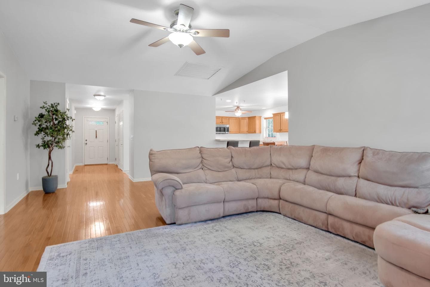 42 Ridge Avenue photo 4