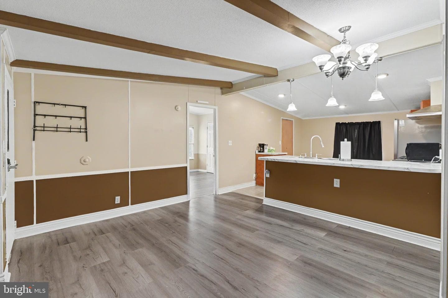 22 Magnolia Lane photo 8