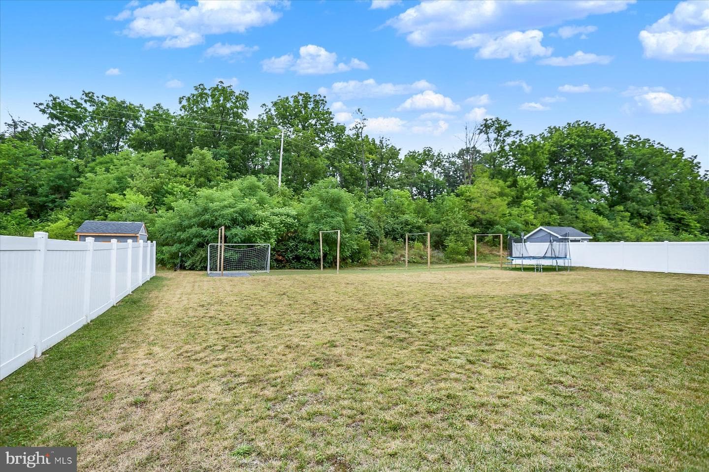304 Lexington Lane photo 33
