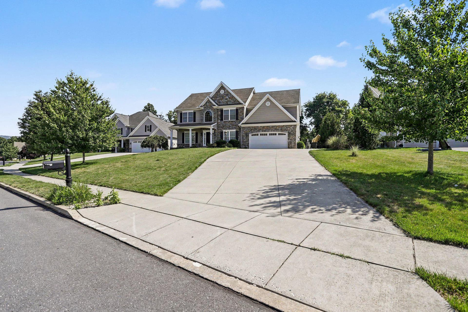 404 Sorbie Lane photo 3
