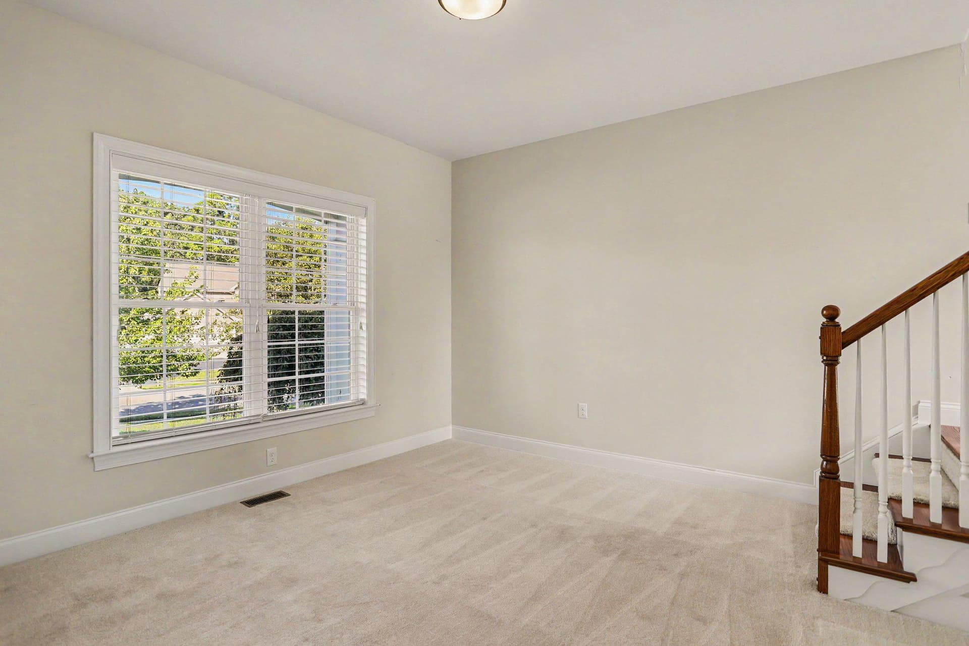 404 Sorbie Lane photo 6
