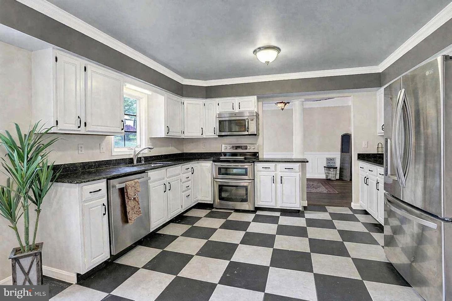 6352 Bennington Road photo 8