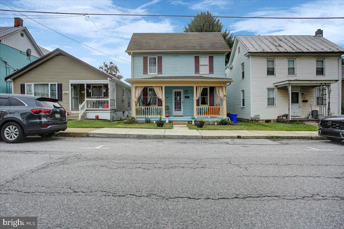 323 E Garfield Street, Shippensburg