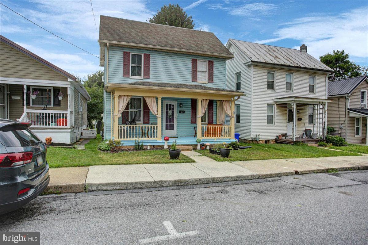 323 E Garfield Street, Shippensburg