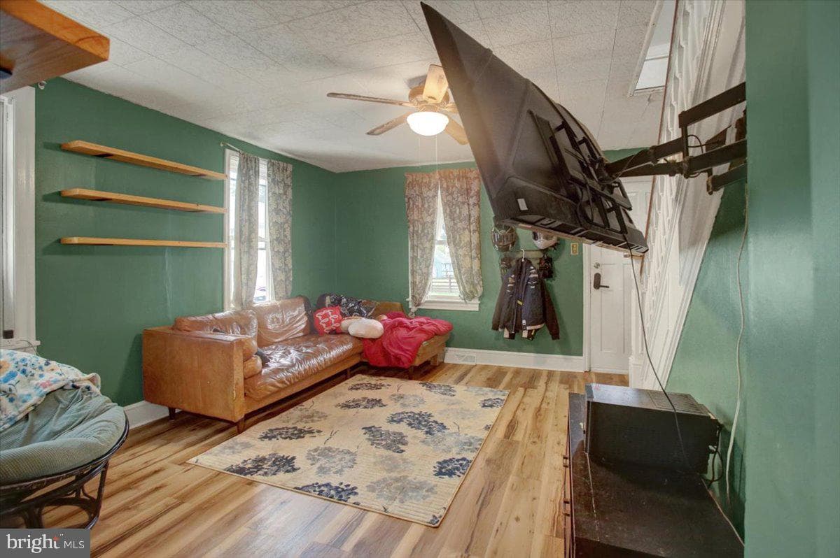323 E Garfield Street photo 6
