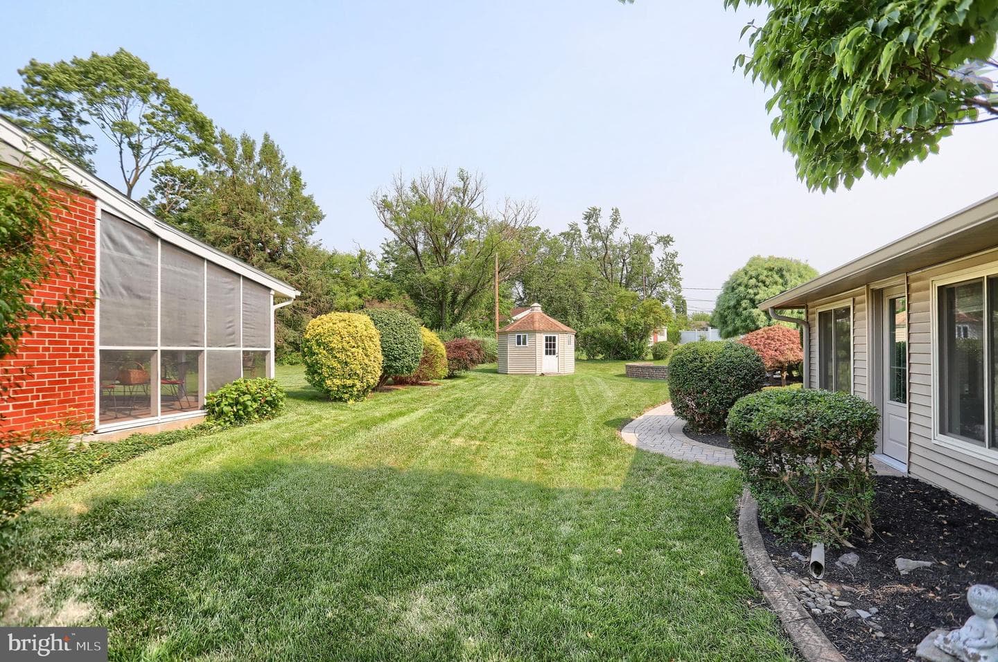 23 Columbia Drive photo 31
