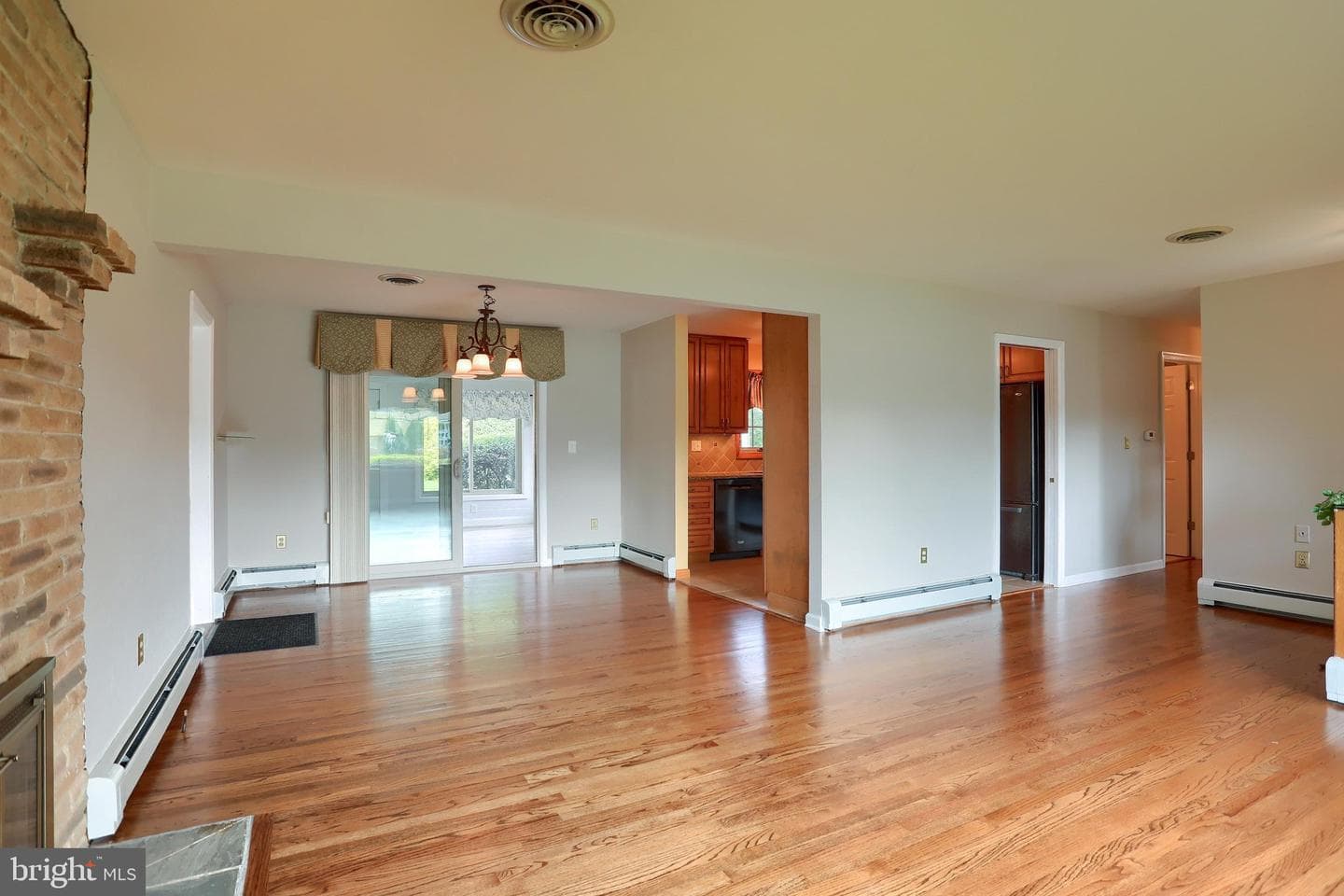23 Columbia Drive photo 9