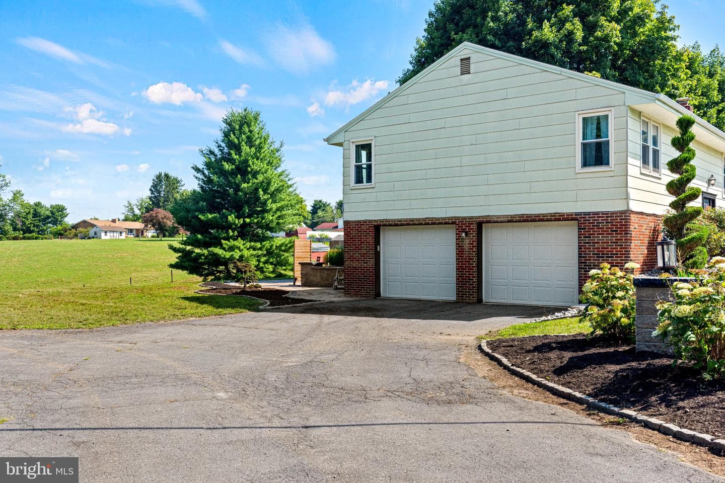 236 Ridge Hill photo 3