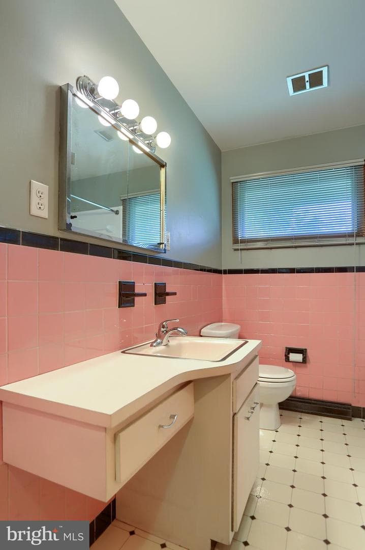 26 Amherst Drive photo 18