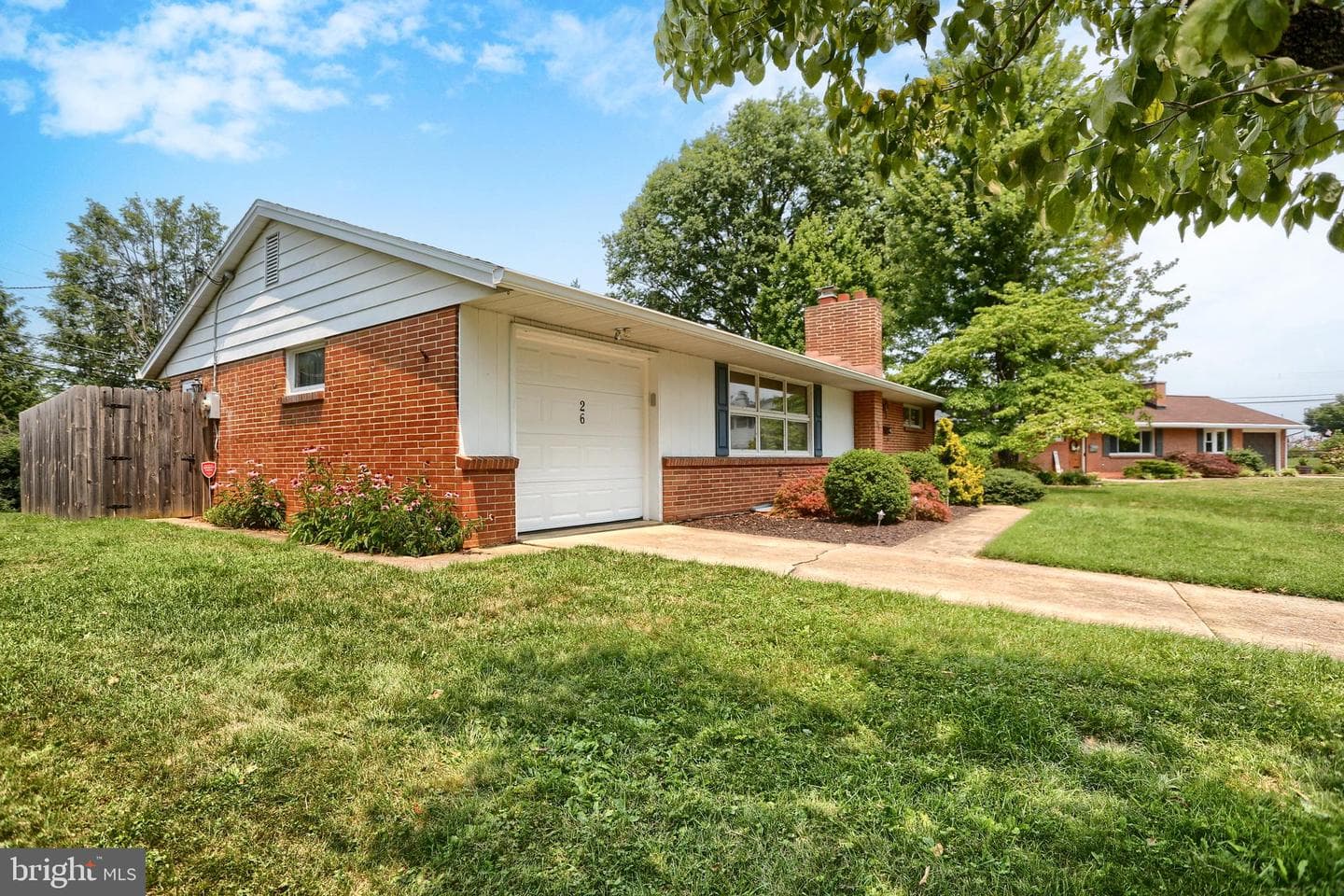 26 Amherst Drive photo 3