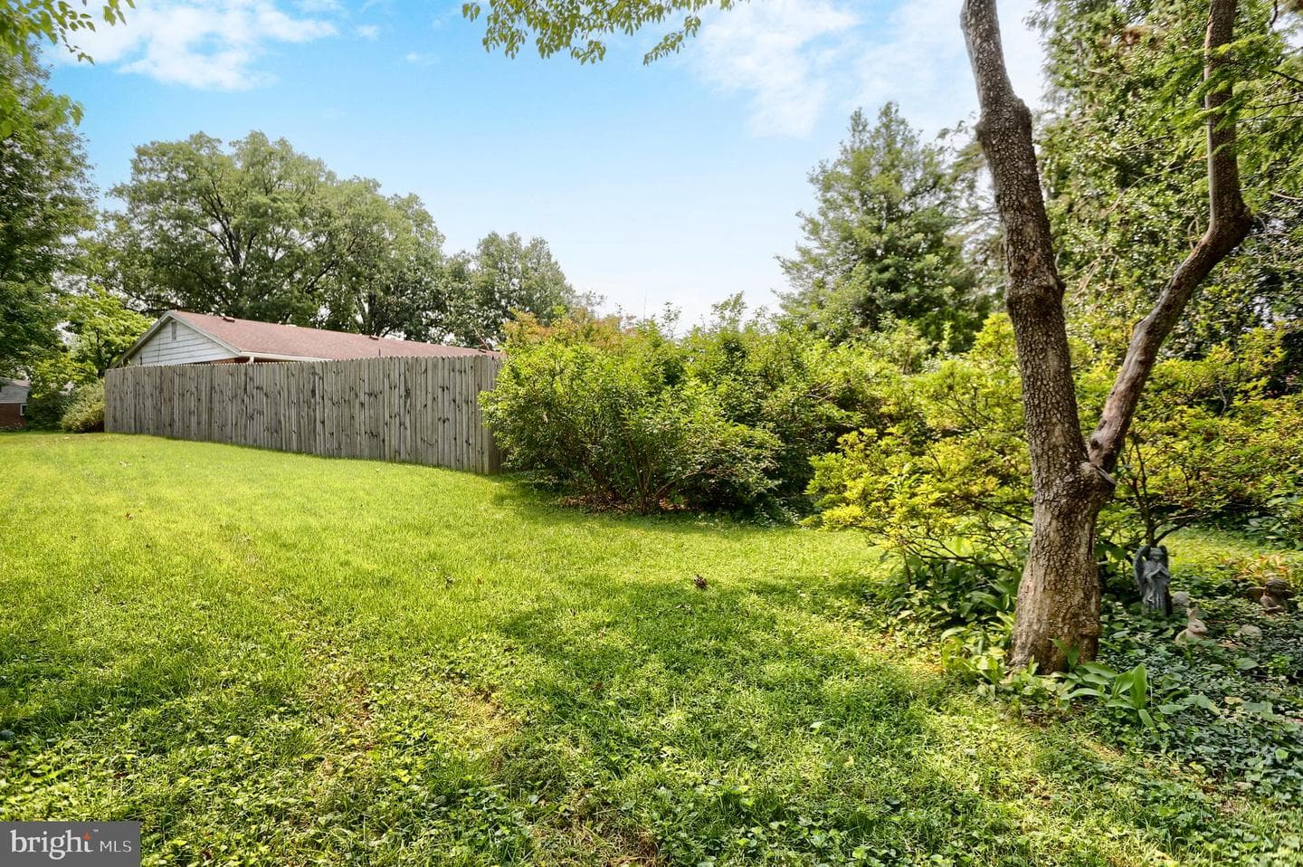 26 Amherst Drive photo 32