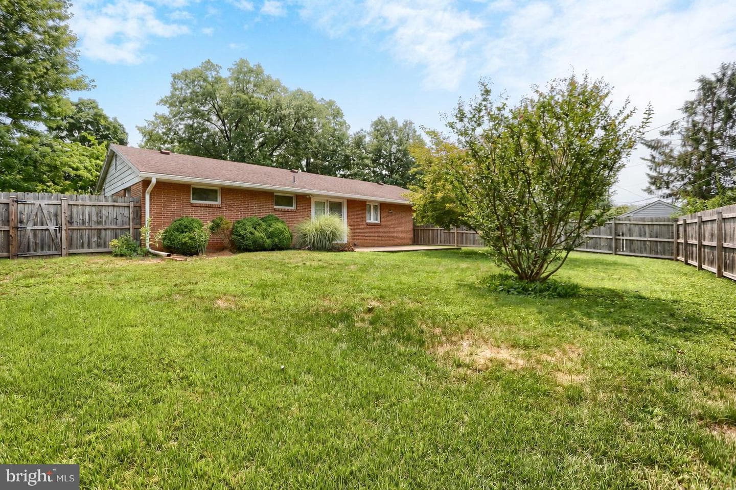 26 Amherst Drive photo 34