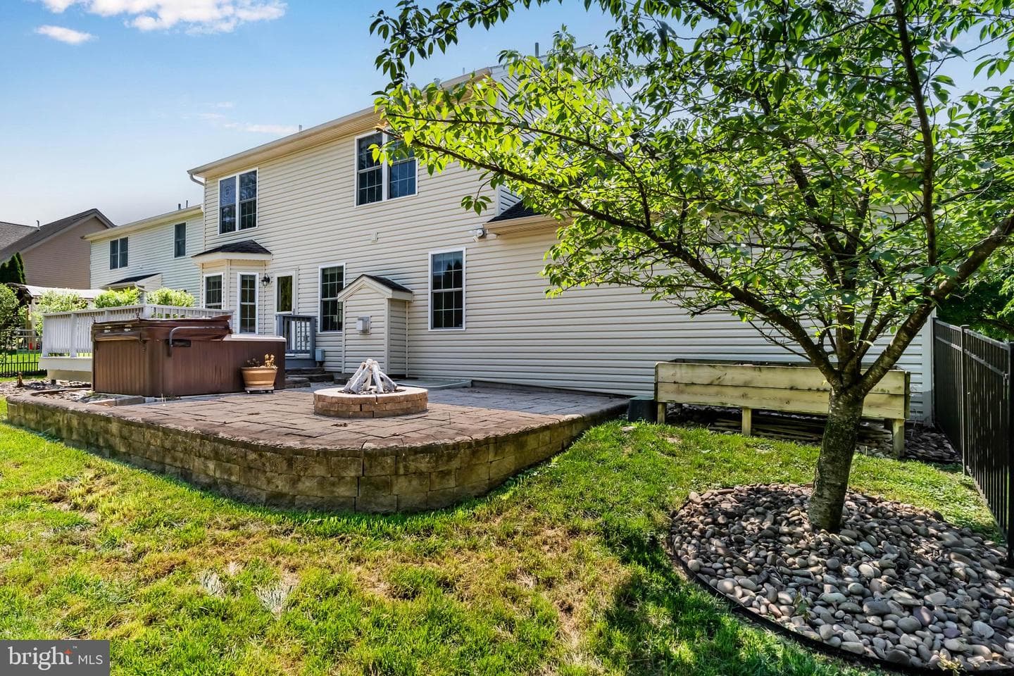 112 Hilltop Court photo 3