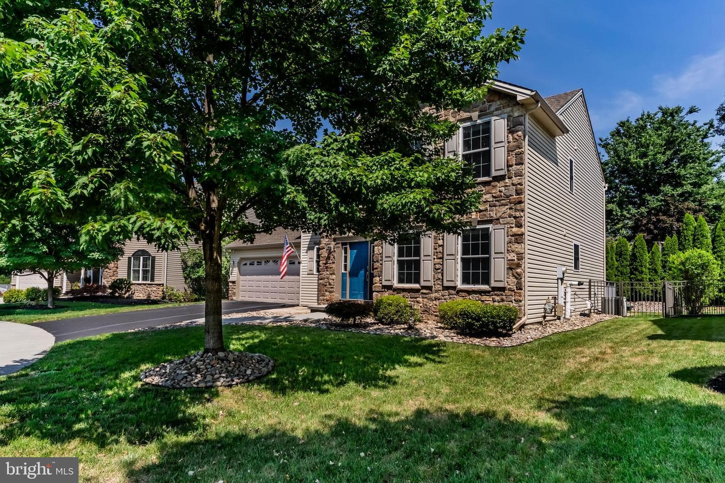 112 Hilltop Court photo 33