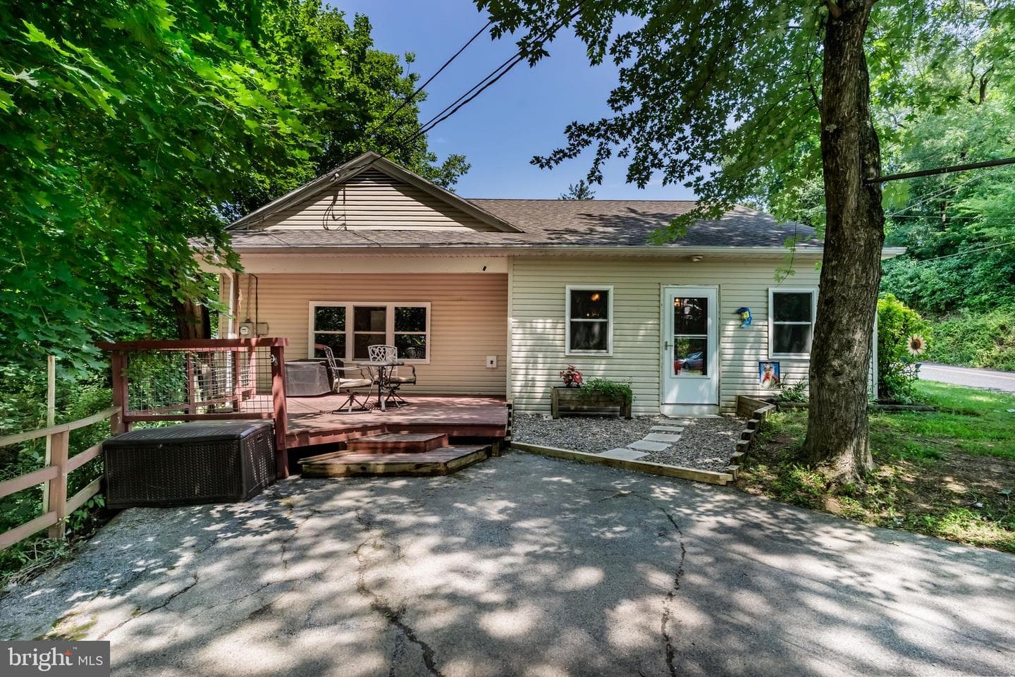 69 Pine Hill Road, Enola