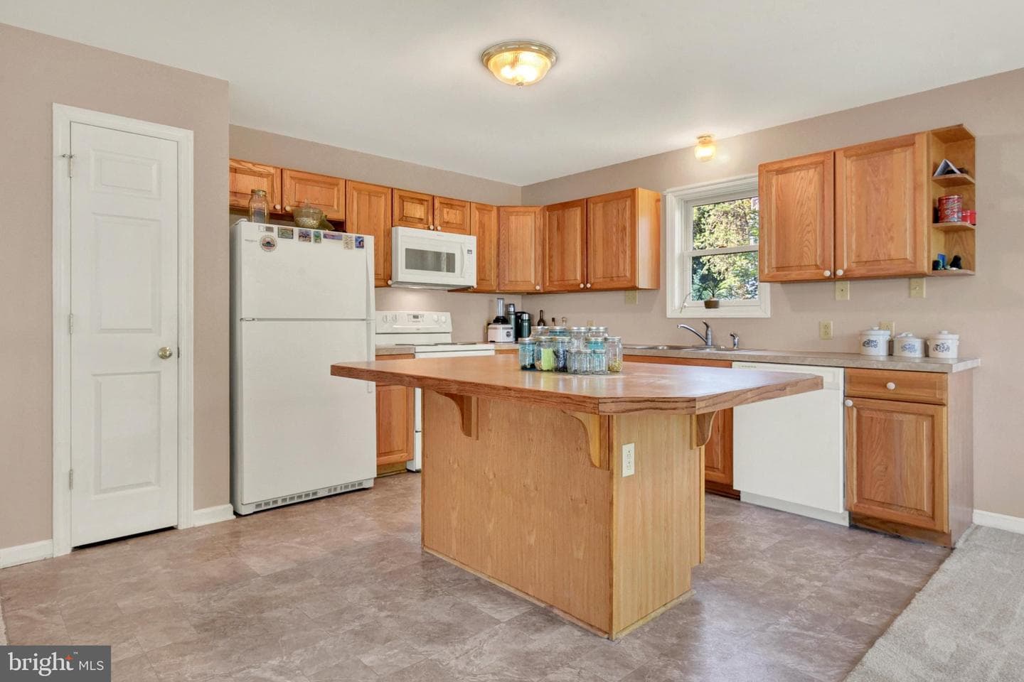 100 Fern Avenue photo 10